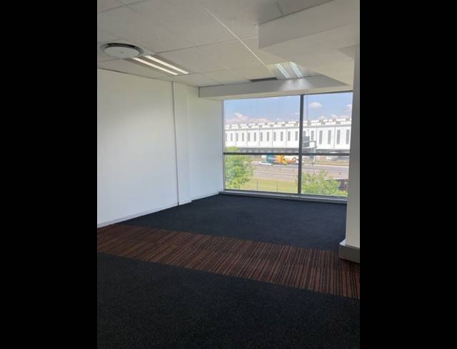 1,250M² OFFICE TO LET IN GLEN MARAIS